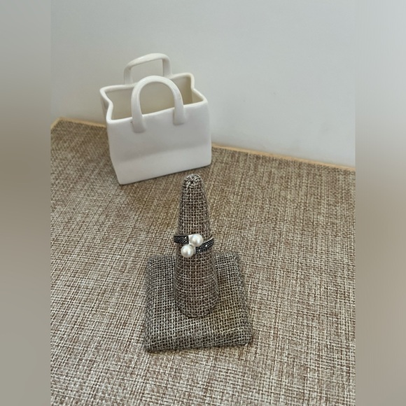 Sterling Silver Ring with Pearls Size 7.5 - Picture 2 of 4